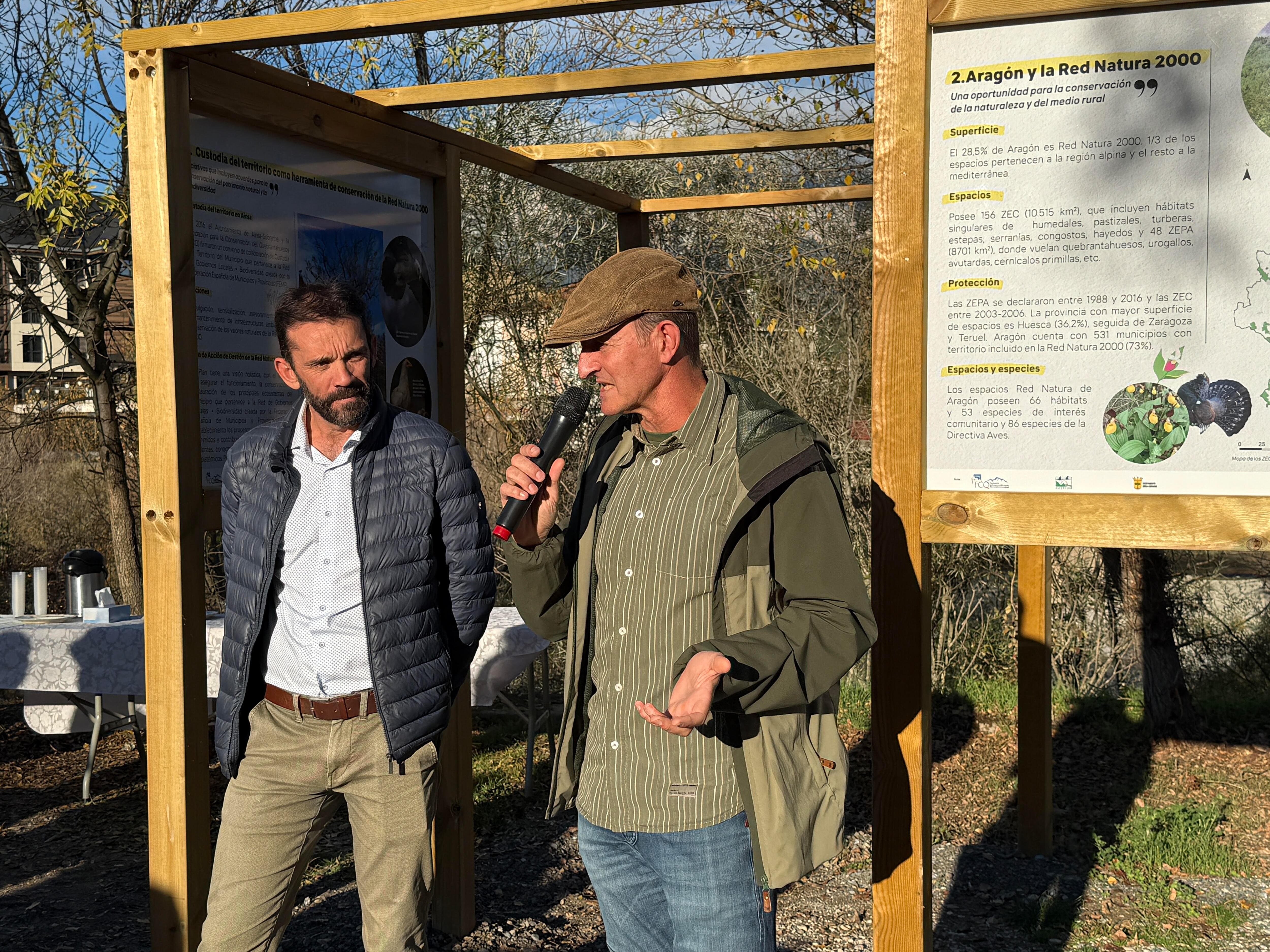 Enrique Pueyo a la izquierda junto a Óscar Díez.