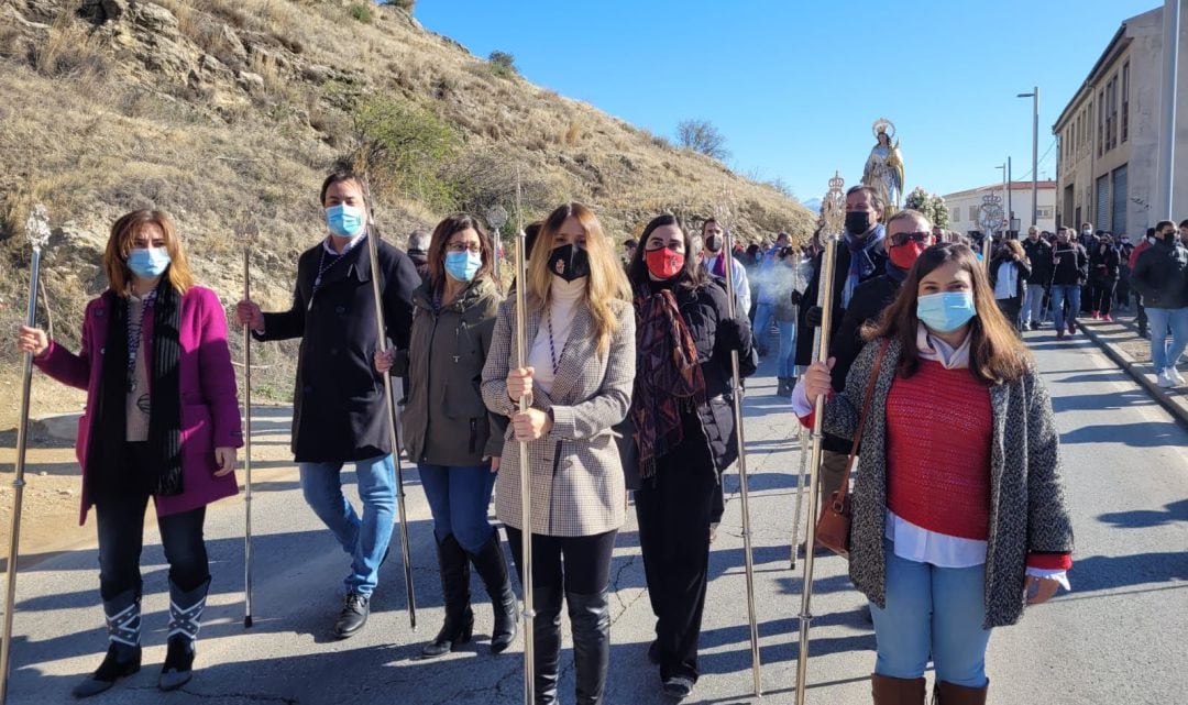 Miembros del equipo de gobierno durante la procesión de Santa Catalina.