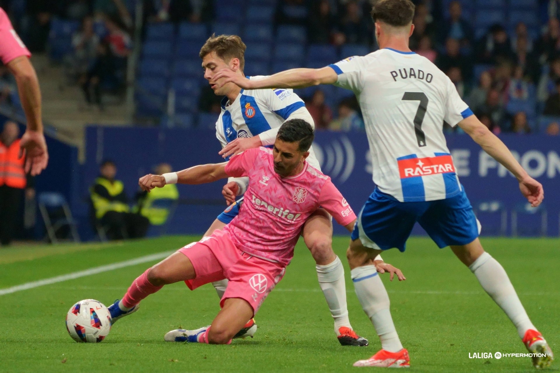 Ángel fue titular en campo del RCD Español.