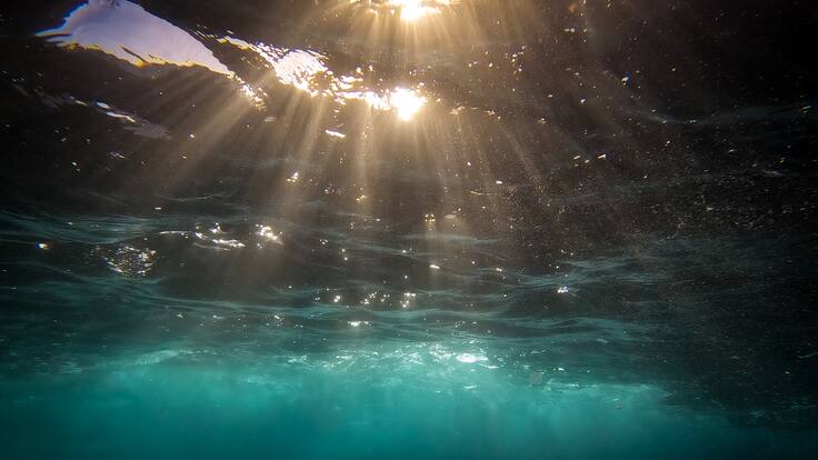 Canarias rompe el techo de la energía limpia: así funciona la electricidad que nace del fondo del mar