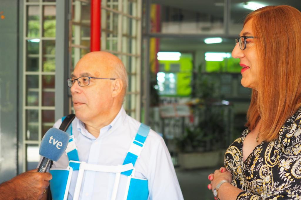 El cabeza de lista de Sumar al Congreso de los Diputados por Valladolid, Alberto Garc�a Macho, ejerce su derecho al voto