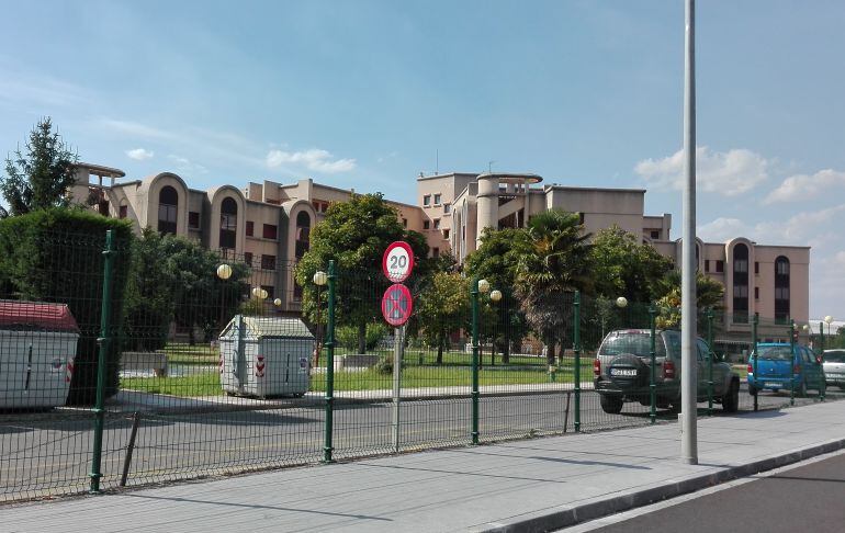 Dos ancianos fallecieron y siete estuvieron ingresados en el Hospital del Bierzo, aunque el brote afectó a cerca de medio centenar de residentes