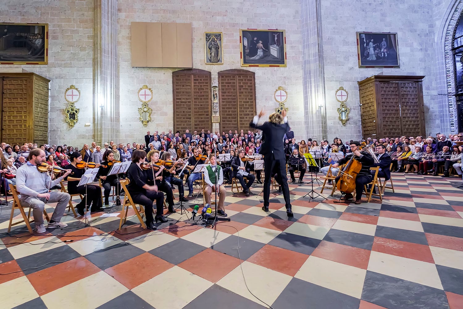 Interpretación del tradicional villancico a San Frutos en la Catedral de Segovia