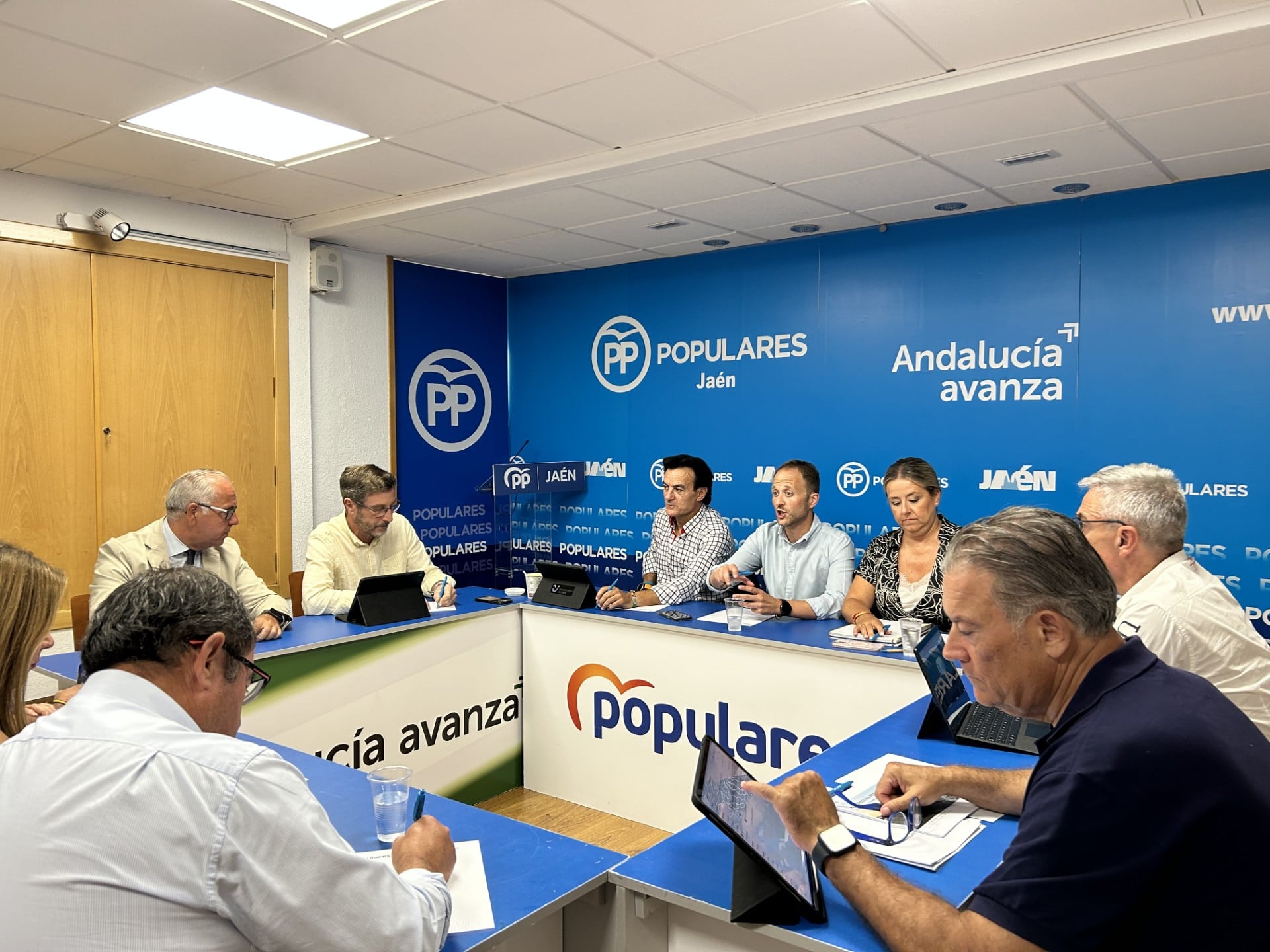 El presidente del PP de Jaén, Érik Domínguez, durante la reunion del Comité Permanente de los populares.