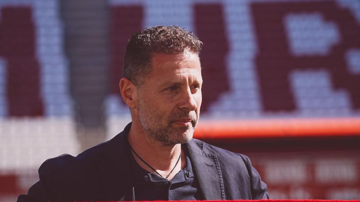 Curro Torres y la exigencia del club: "Con la camiseta del Real Murcia no se gana y tenemos que encontrar cuanto antes la estabilidad deportiva"