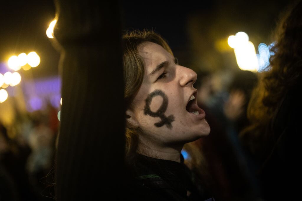 Una mujer protesta durante una manifestación del 8M.