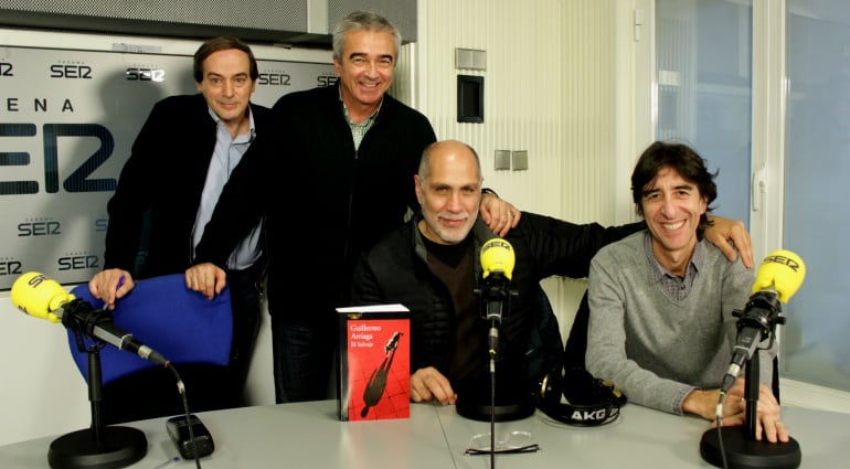 De izquierda a derecha, Isaías Lafuente, Carles Francino, Guillermo Arriaga y Benjamín Prado.