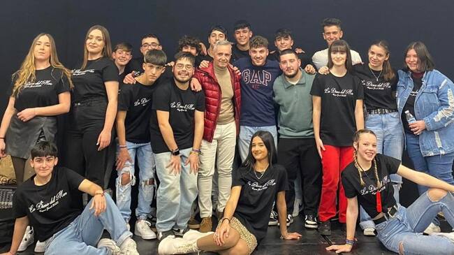 Autores y componentes de la comparsa La diosa del mar