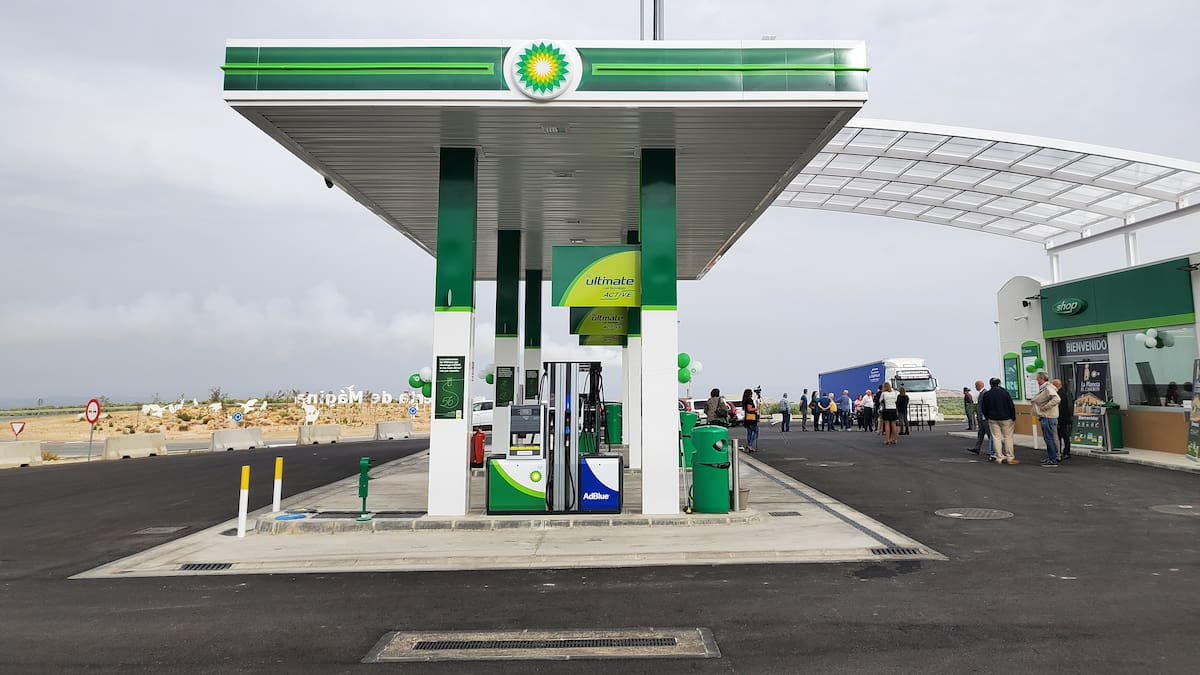 Mancha Real estrena nueva estación de servicio que cuenta con un actual diseño y servicios renovados