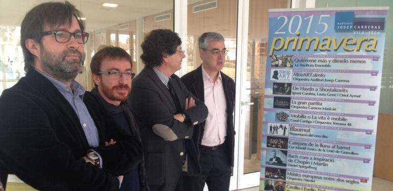 Els responsables de l'Auditori i la seva programació al vestíbul de l'equipament.