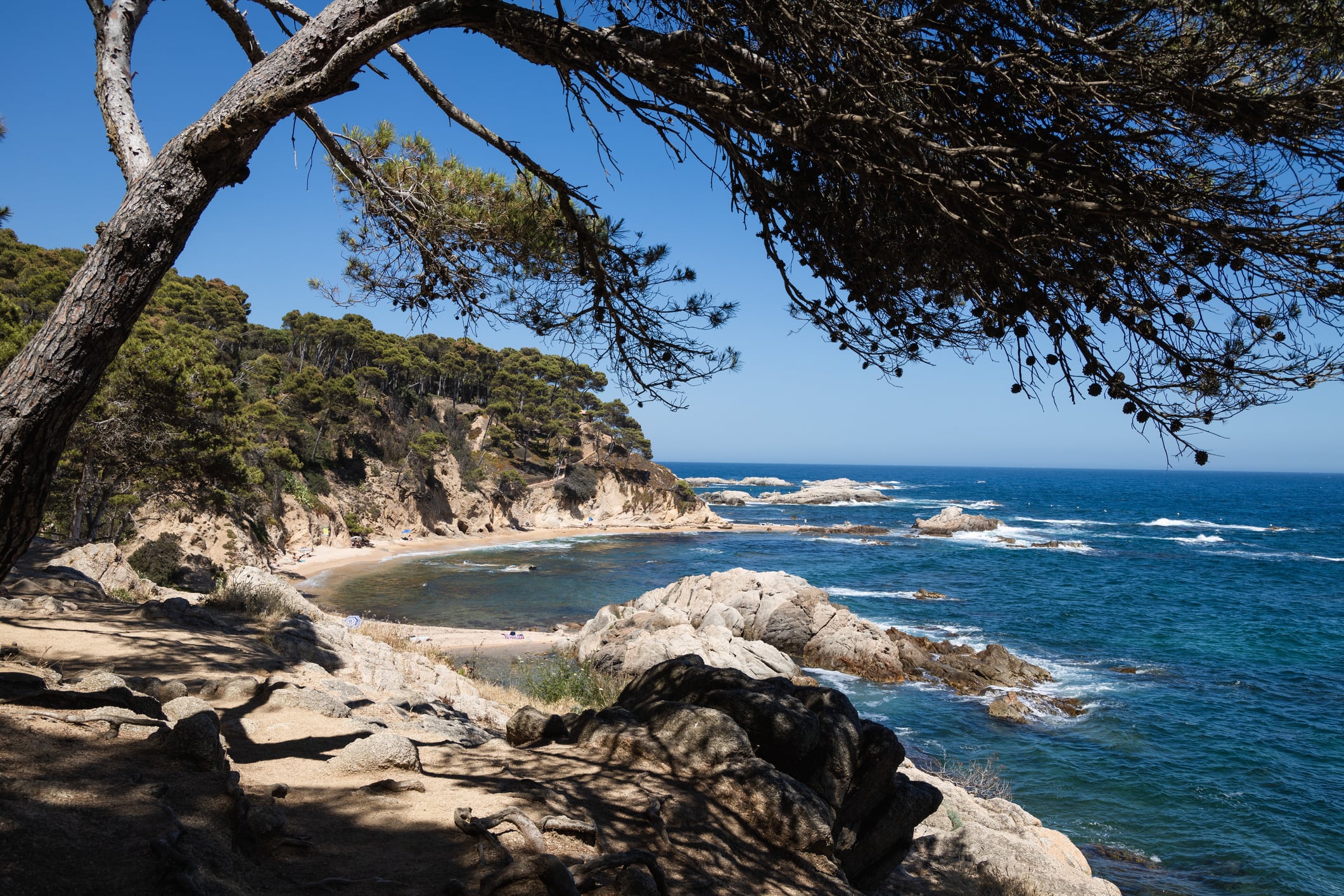 Así es la Cala Estreta, en Palamós (Girona).