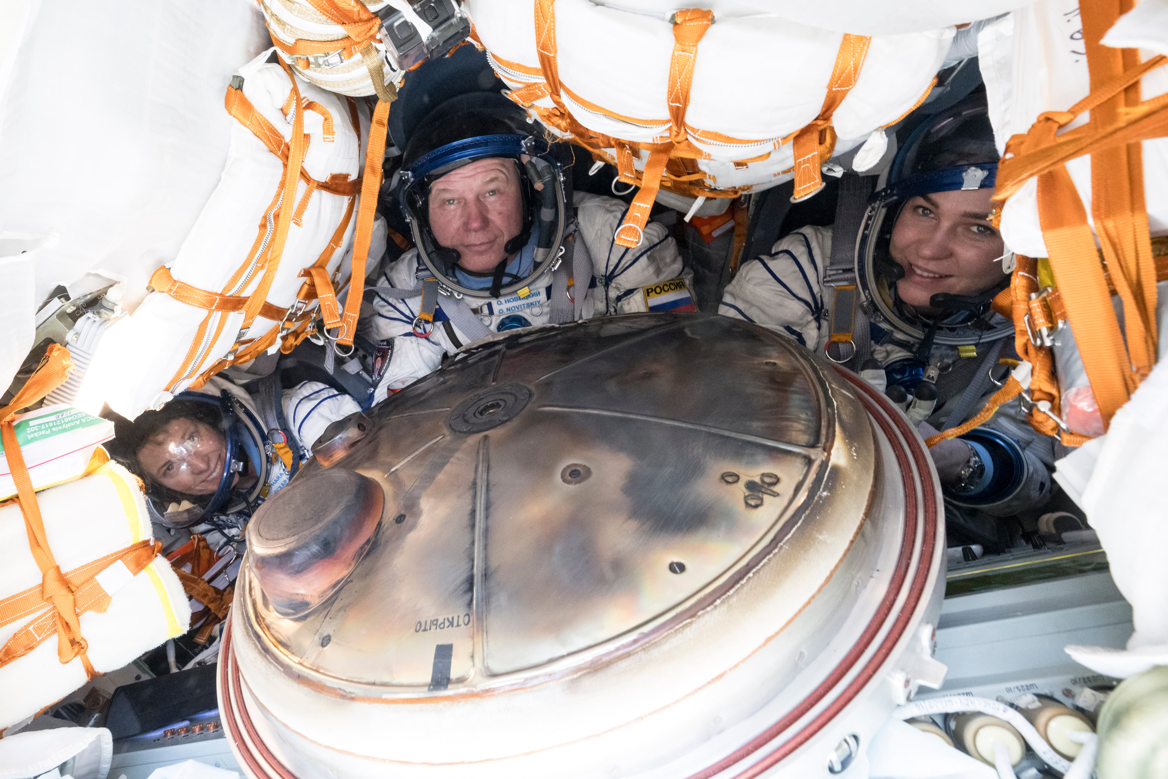 La nave rusa Soyuz MS-24 aterriza en la estepa de Kazajistán con tres tripulantes sin contratiempos