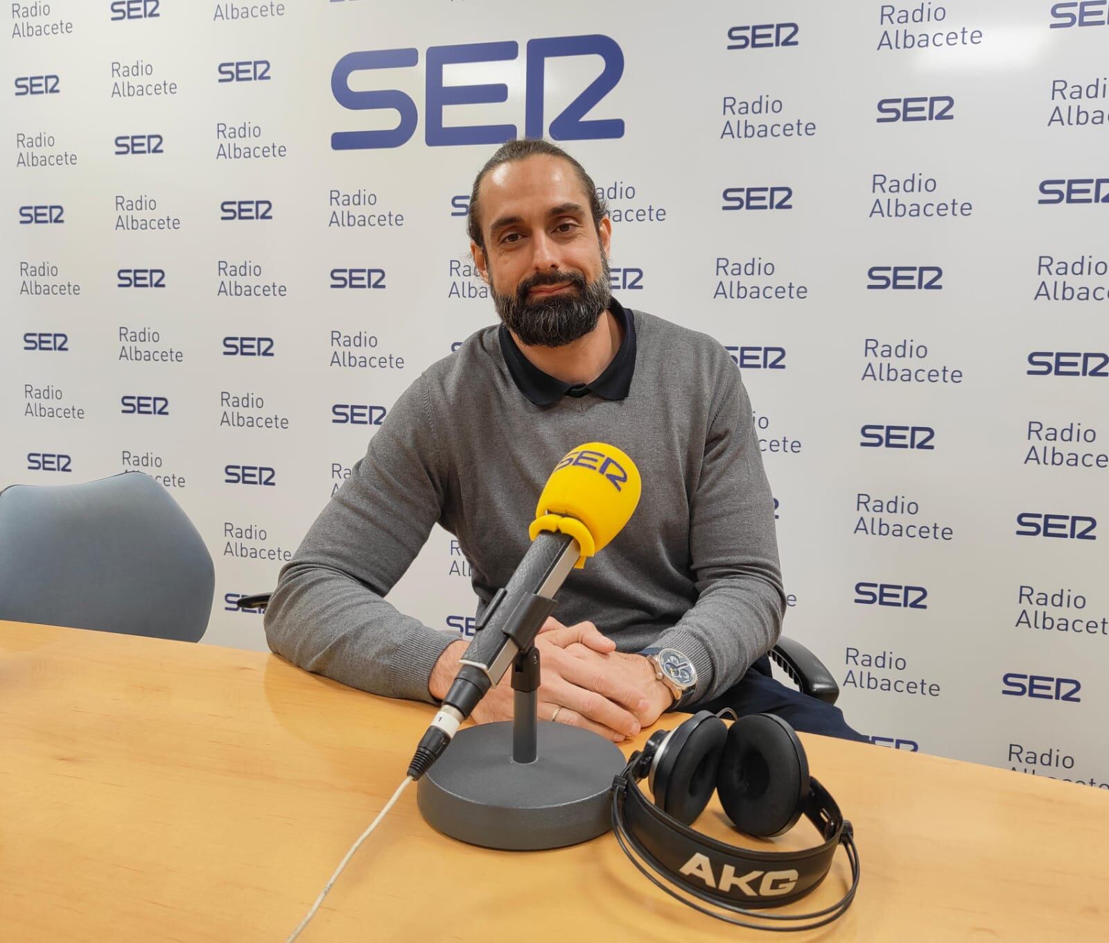 Ángel Ureña, técnico de seguros de E2K, en Radio Albacete