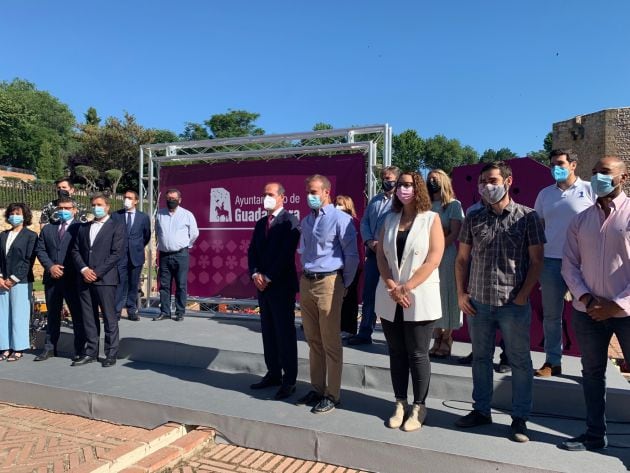 Concejales del Ayuntamiento posando con la nueva imagen corporativa