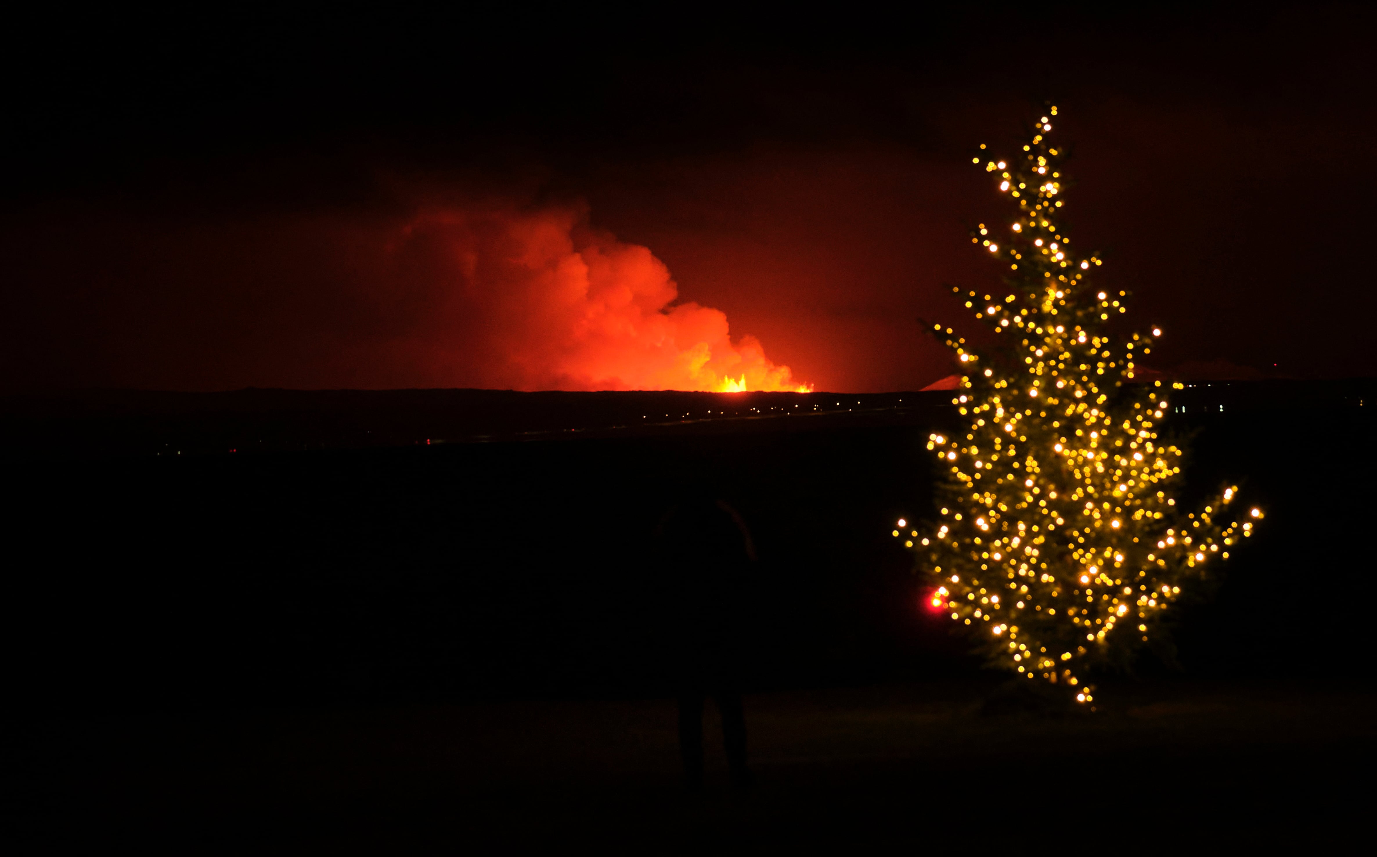 Vista de la lava del volcán en Islandia