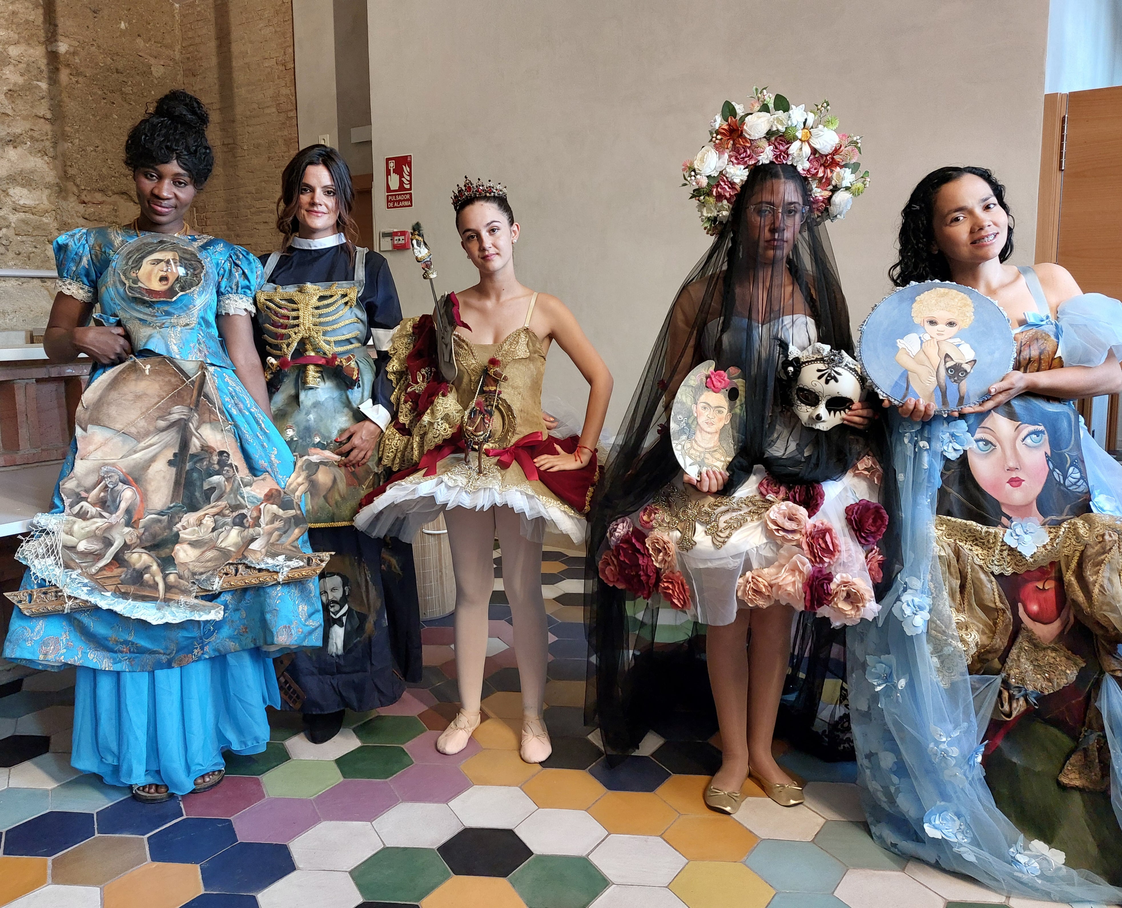 Diseños de la artista Rosana Largo para conmemorar el 150 aniversario de Cruz Roja en Palencia