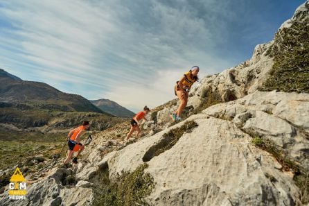 Otros deportistas en otro tramo del recorrido