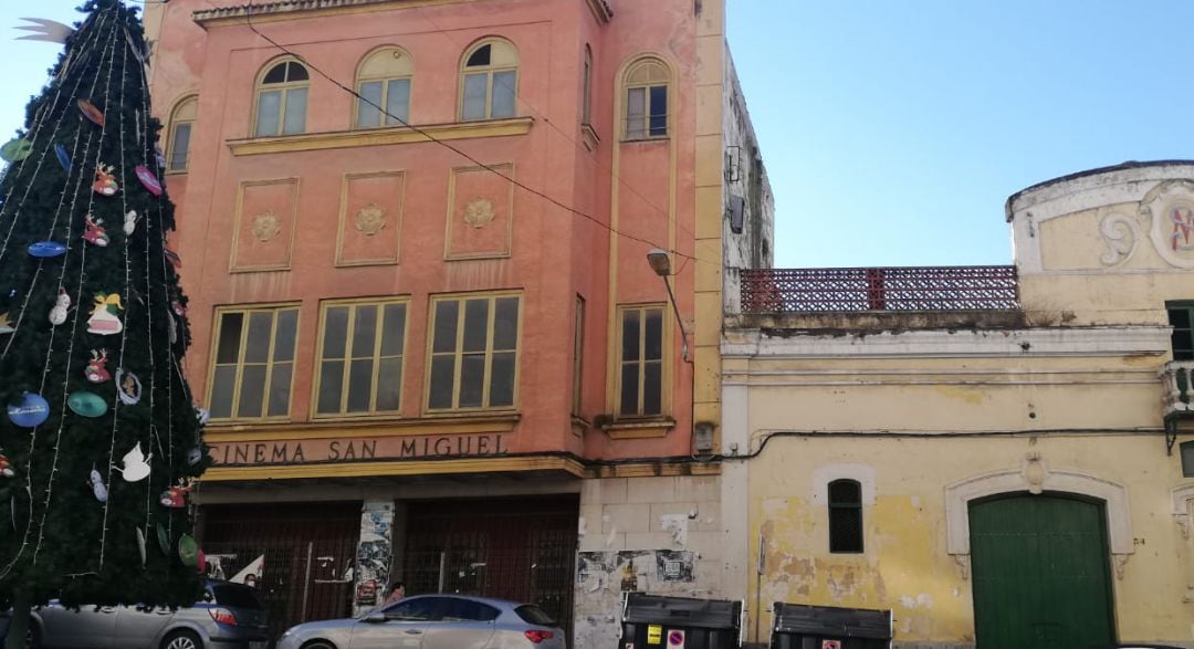 Fachada del Cine San Miguel de Martos.