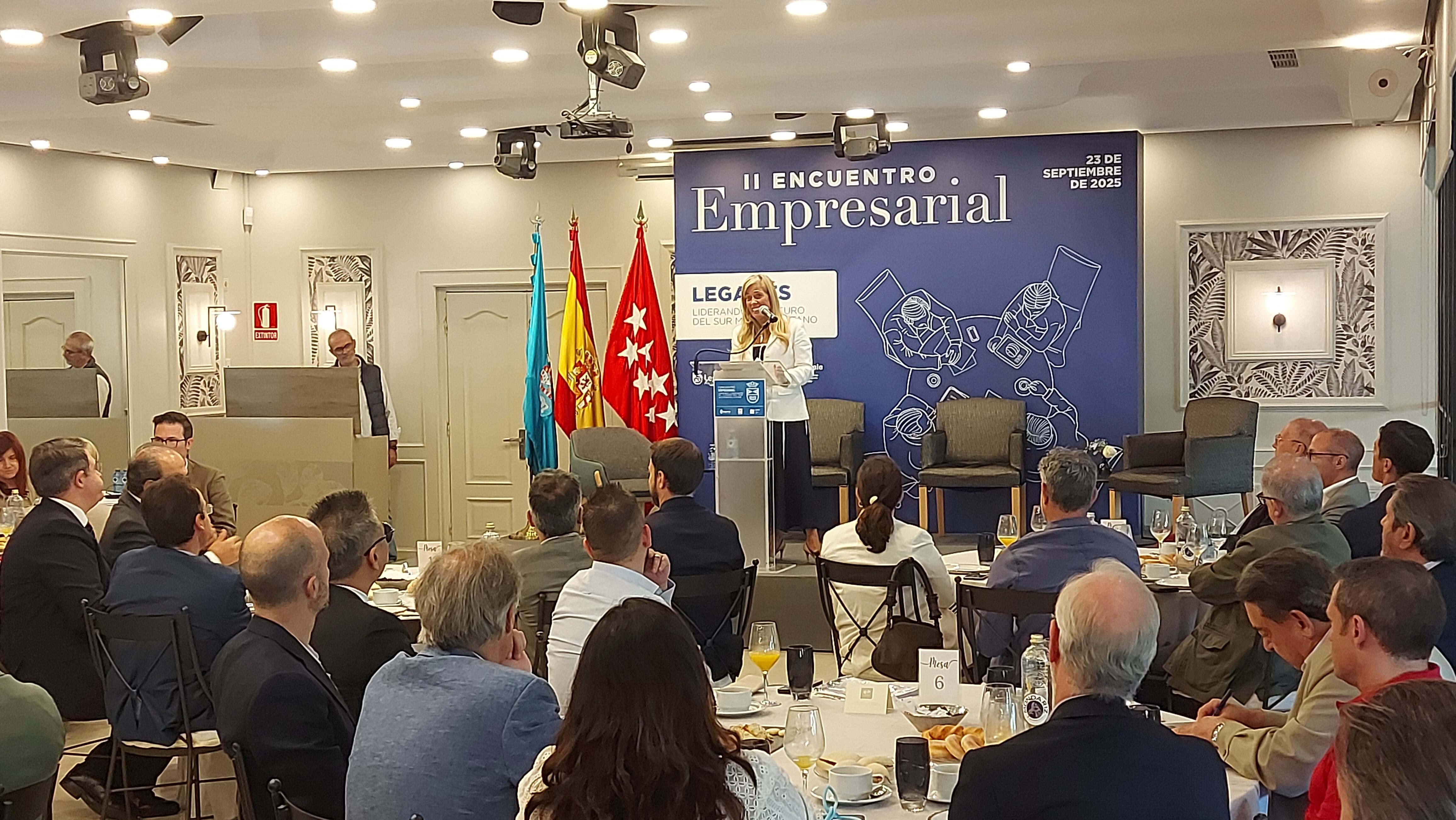 Rocío Albert, consejera madrileña de Economía, durante su cierre del acto