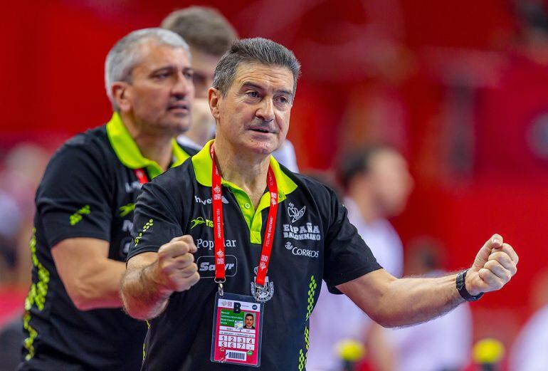 Manolo Cadenas celebra un gol de su selección ante Croacia