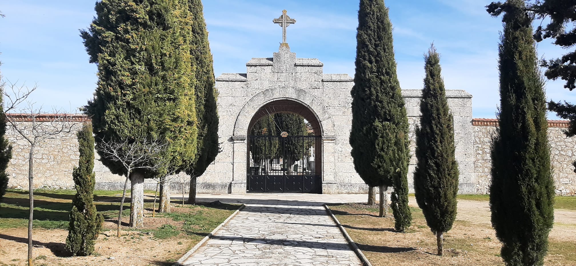 Cementerio de Gumiel de Mercado