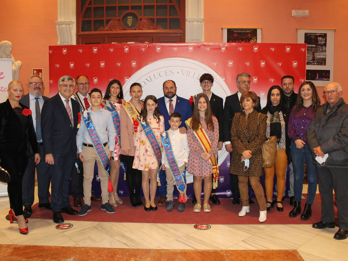 La Comparsa de Andaluces presenta el logotipo y elige el pasodoble de su Centenario