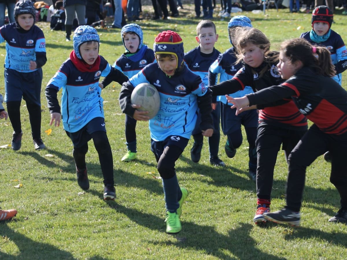 El Festival de Canteras trae a Aranda 1.000 niños para practicar rugby