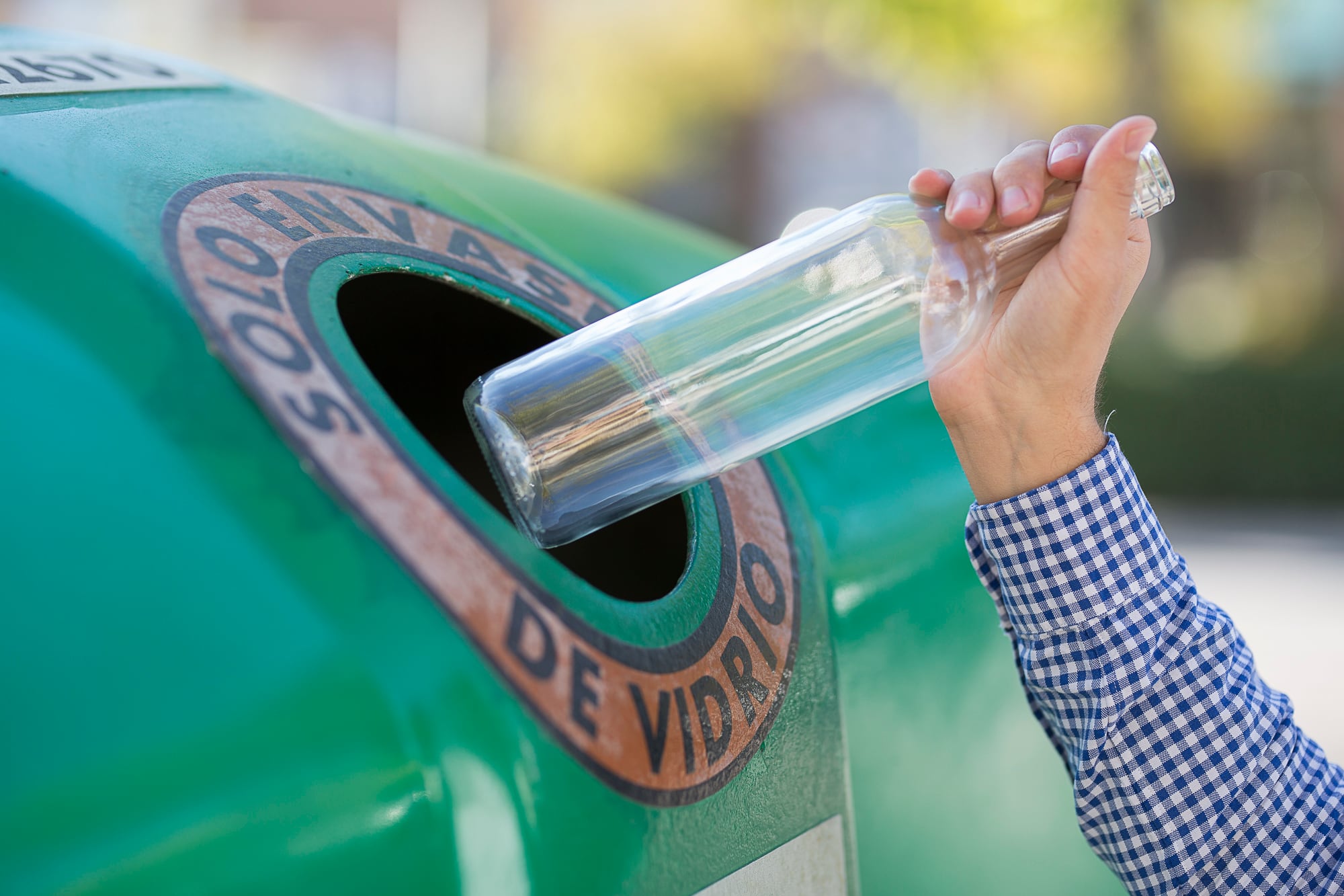 Reciclaje de una botella