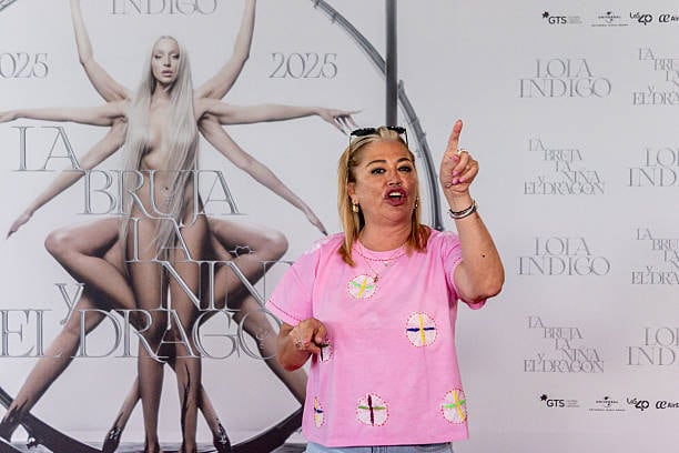 Belén Esteban durante el photocall del concierto de Lola Índigo en el Estadio Metropolitano de Madrid.