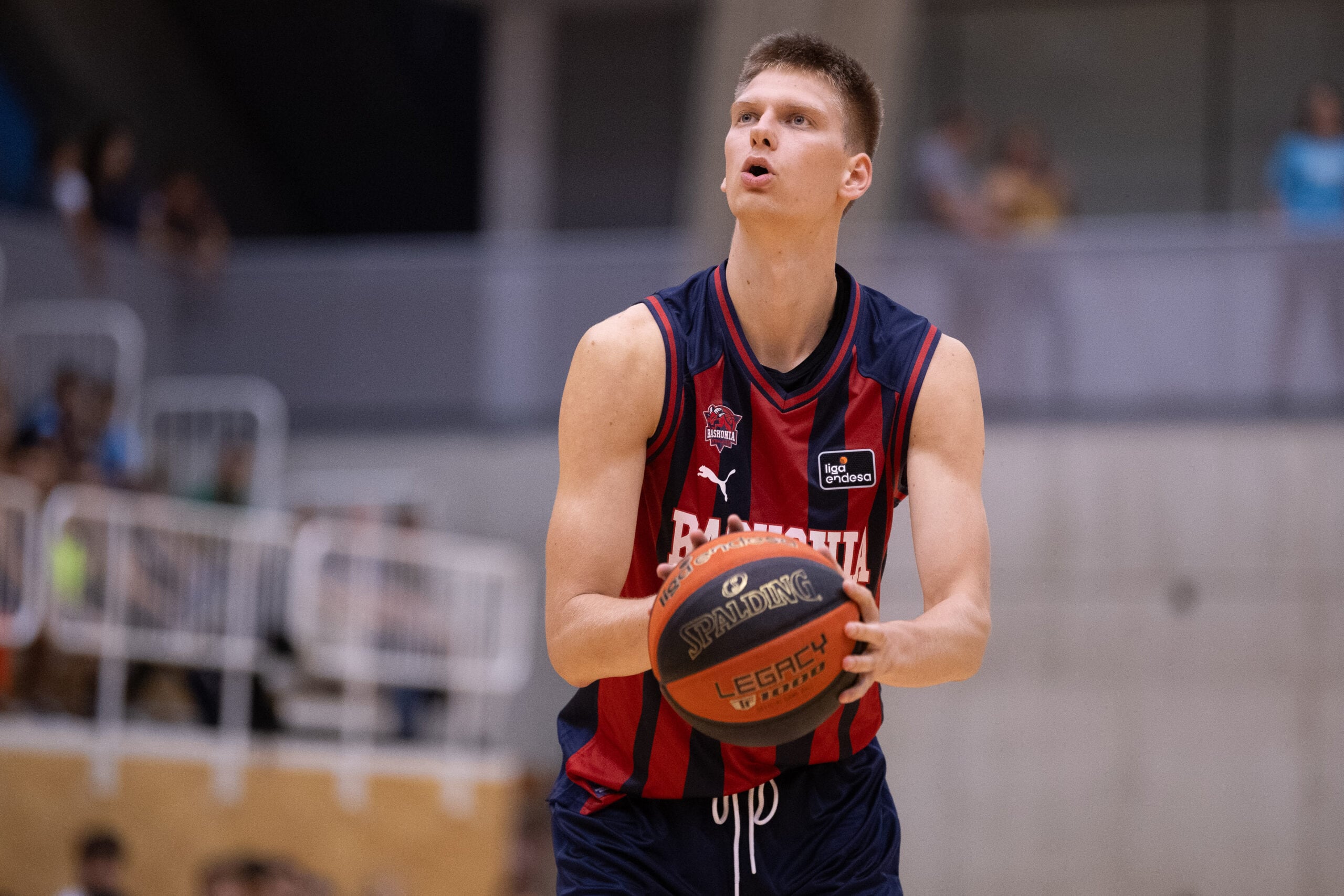 Pavel Savkov, durante un partido con la camiseta del Baskonia.