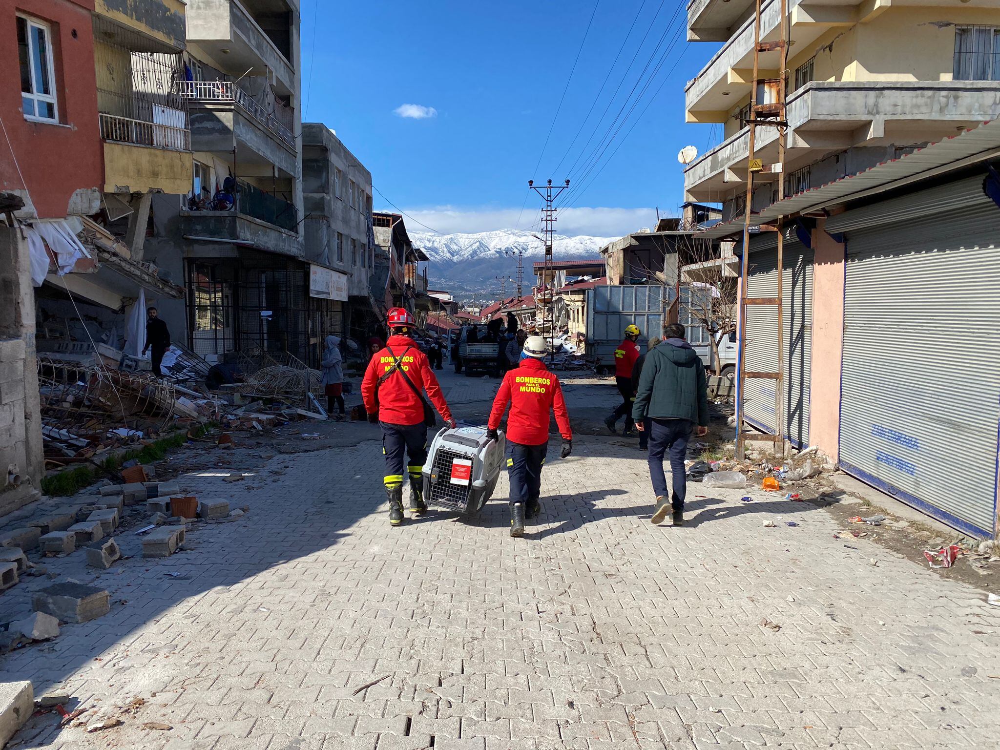 Bomberos de Málaga en las labores de búsqueda en Turquía