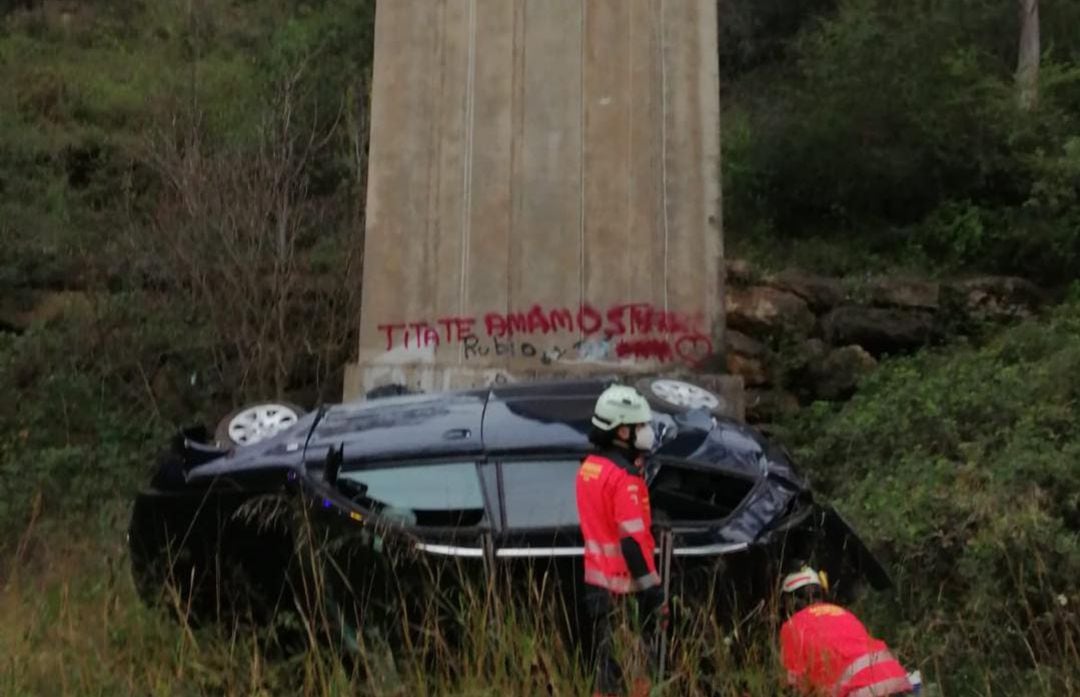 El vehículo se ha desprendido en el kilómetro 36 de la carretera A-367