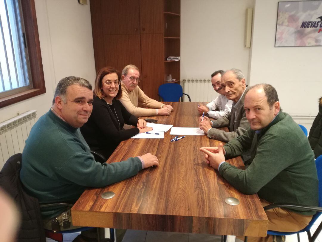 Reunión entre responsables del PP y de la Federación de Caza de Palencia