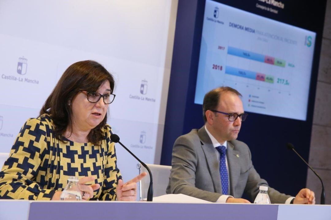 La directora del Sescam, Regina Leal, en rueda de prensa