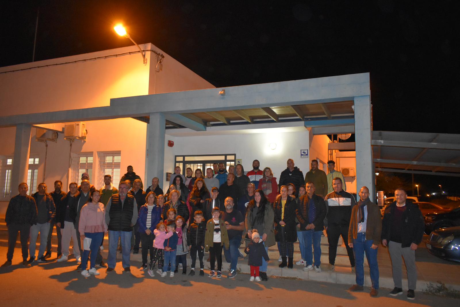 Concentración de vecinos de las pedanías lorquinas de Morata y Ramonete para exigir un pediatra en su centro de salud