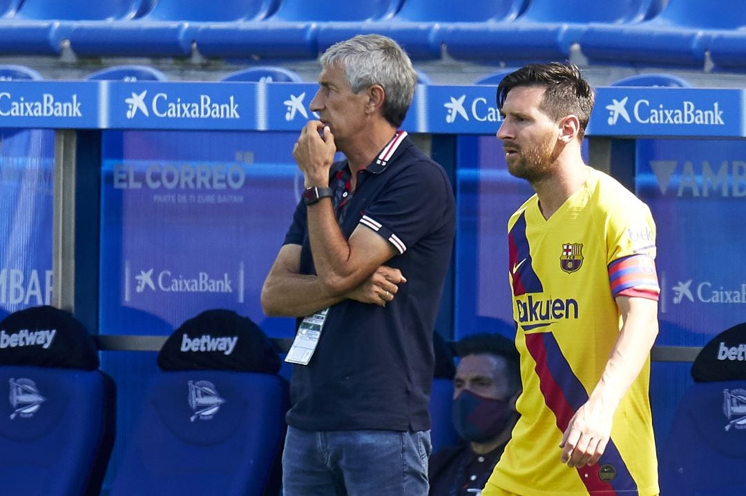 Quique Setién y Leo Messi, en un partido con el FC Barcelona