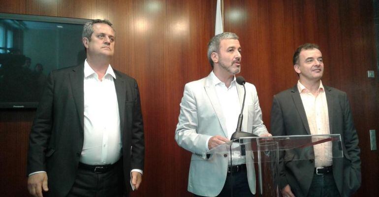Joaquim Forn (CDC), Jaume Collboni (PSC) i Xavier Bosch (ERC) anuncien que forçaran un ple per deixar la porta oberta als Jocs d'Hivern