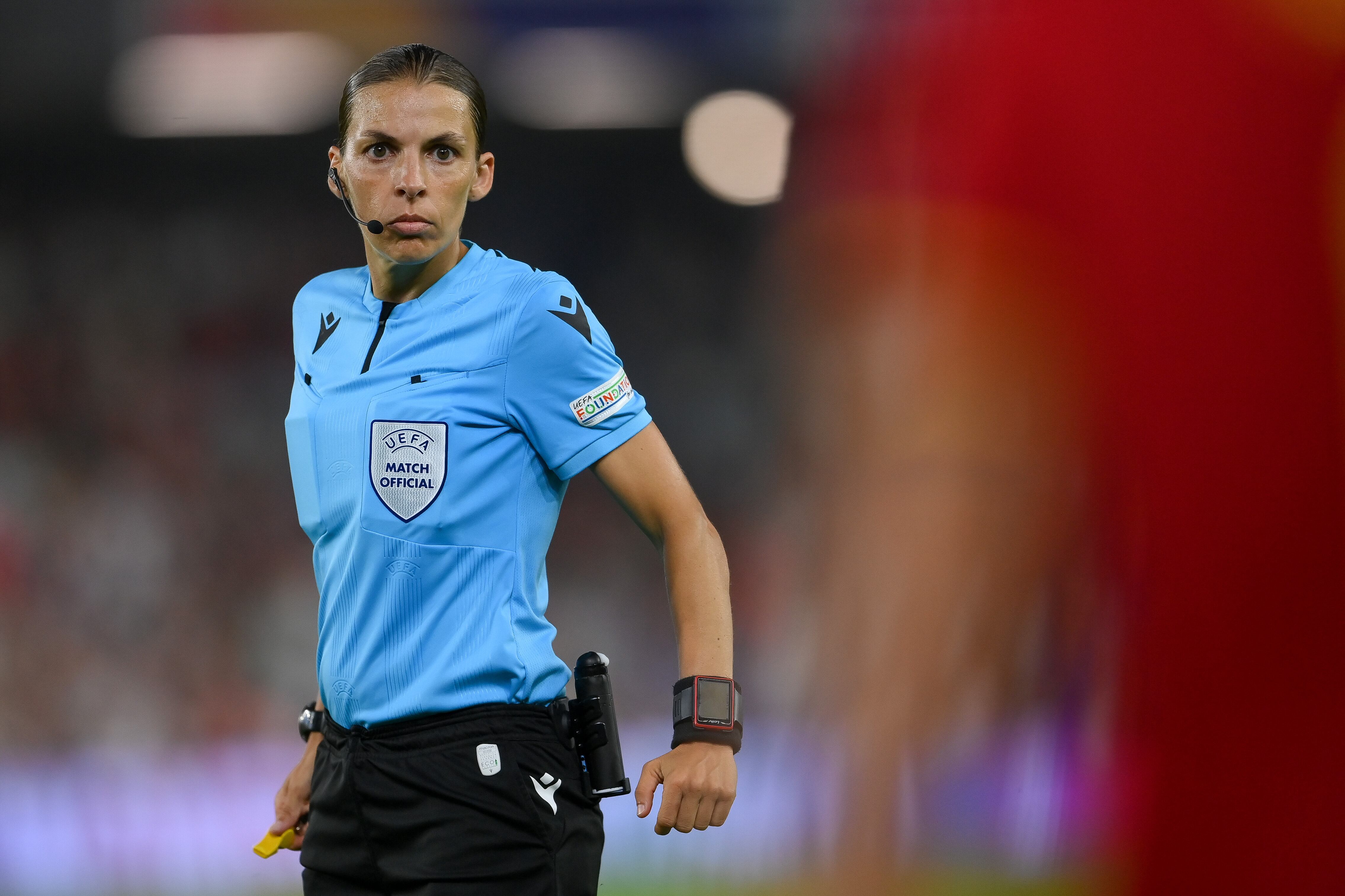 Stéphanie Frappart, en el partido entre España e Inglaterra de la Eurocopa Femenina.