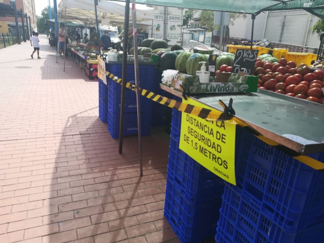 Imagen de archivo de las restricciones adoptadas en mayo de 2020 en el mercadillo de los sábados