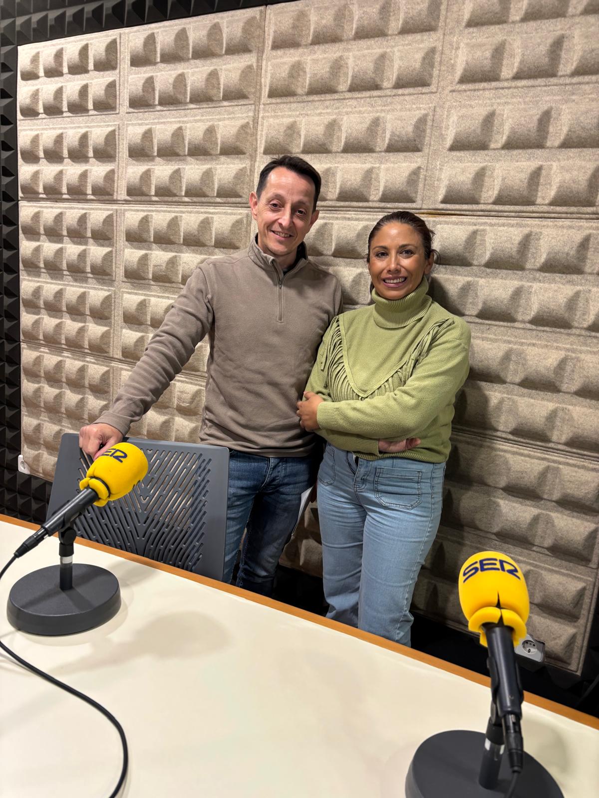 Lorena López, delegada de educación del Ayto. Morón y David Ramos, actual coordinador local del Aula de la Experiencia.
