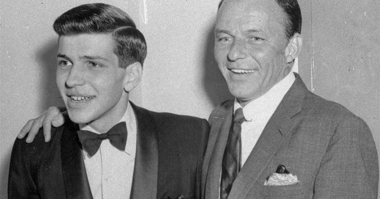 Frank Sinatra junto a su hijo