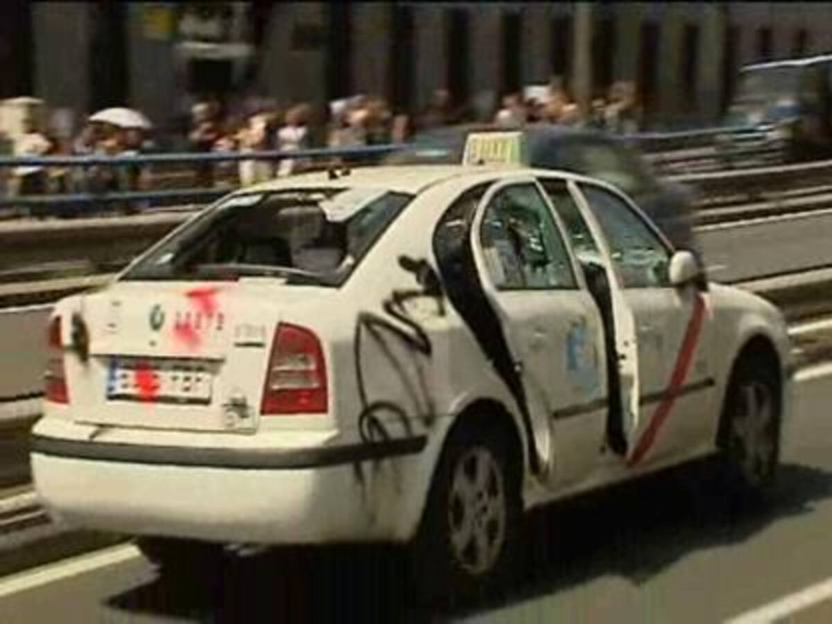 Batalla campal entre taxistas