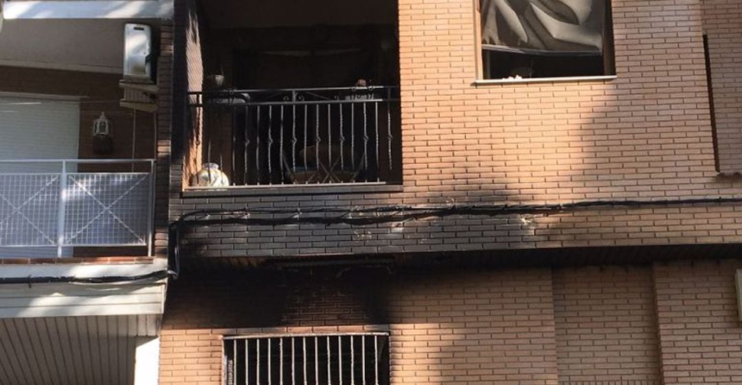 Fachada del edificio incendiado por el condenado en 2017