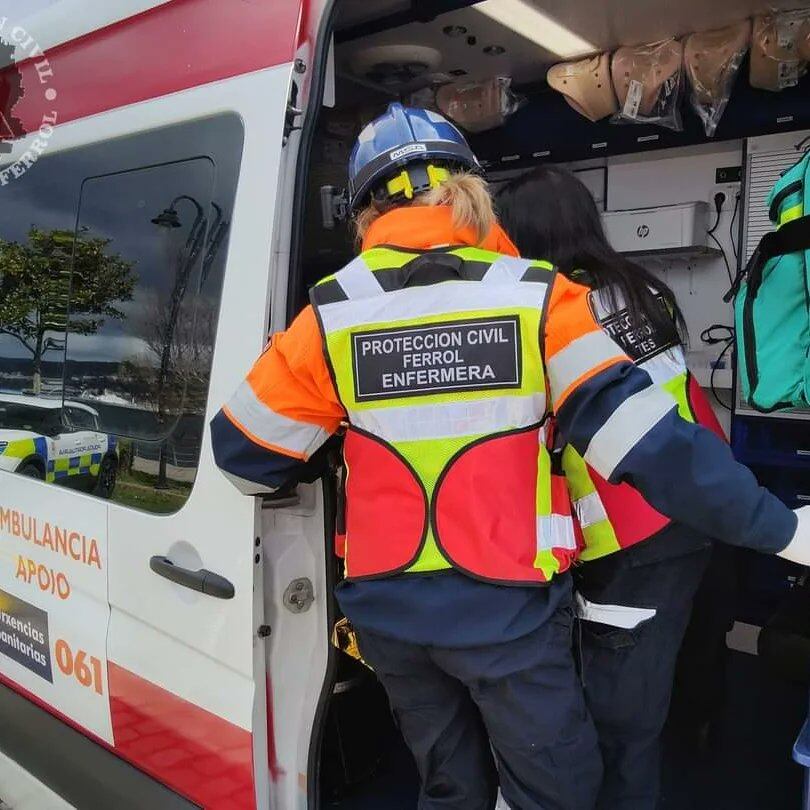 Personal de la agrupación ferrolana de Protección Civil (foto: Protección Civil Ferrol)