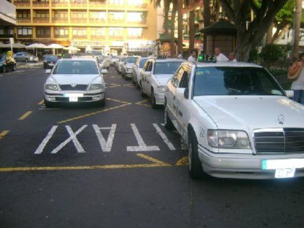 ¡Taxi! ¡Que ya viene mi hijo!