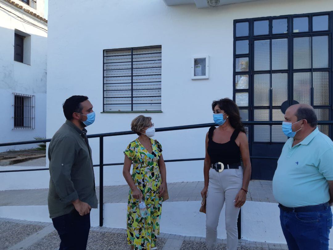 Reciente visita del delegado Jesús Alba a Majarromaque  