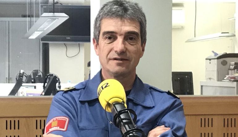 Antoni Rifà als estudis de Ràdio Girona.