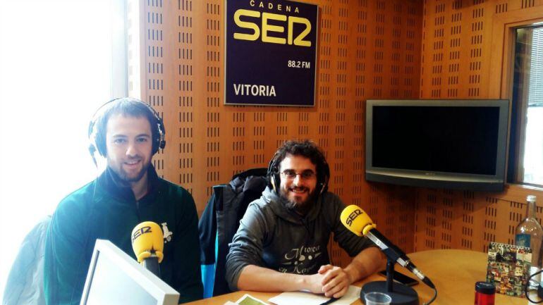 Jonbe, miembro de Errekaleor Bizirik y Julio Sánchez, abogado