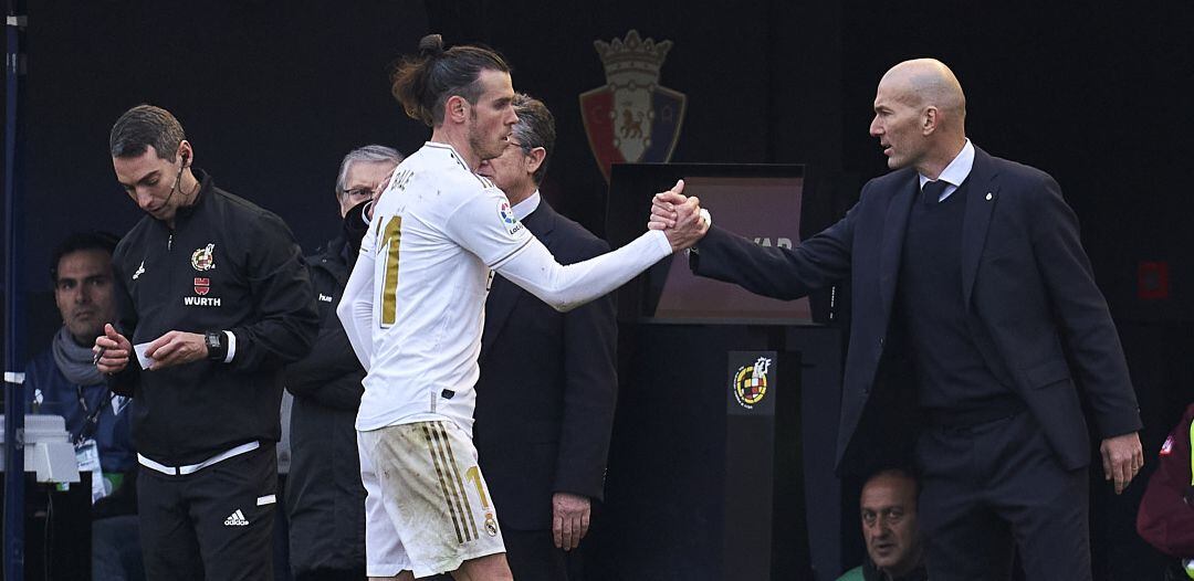 Zidane felicita a Bale tras sustituirle en El Sadar