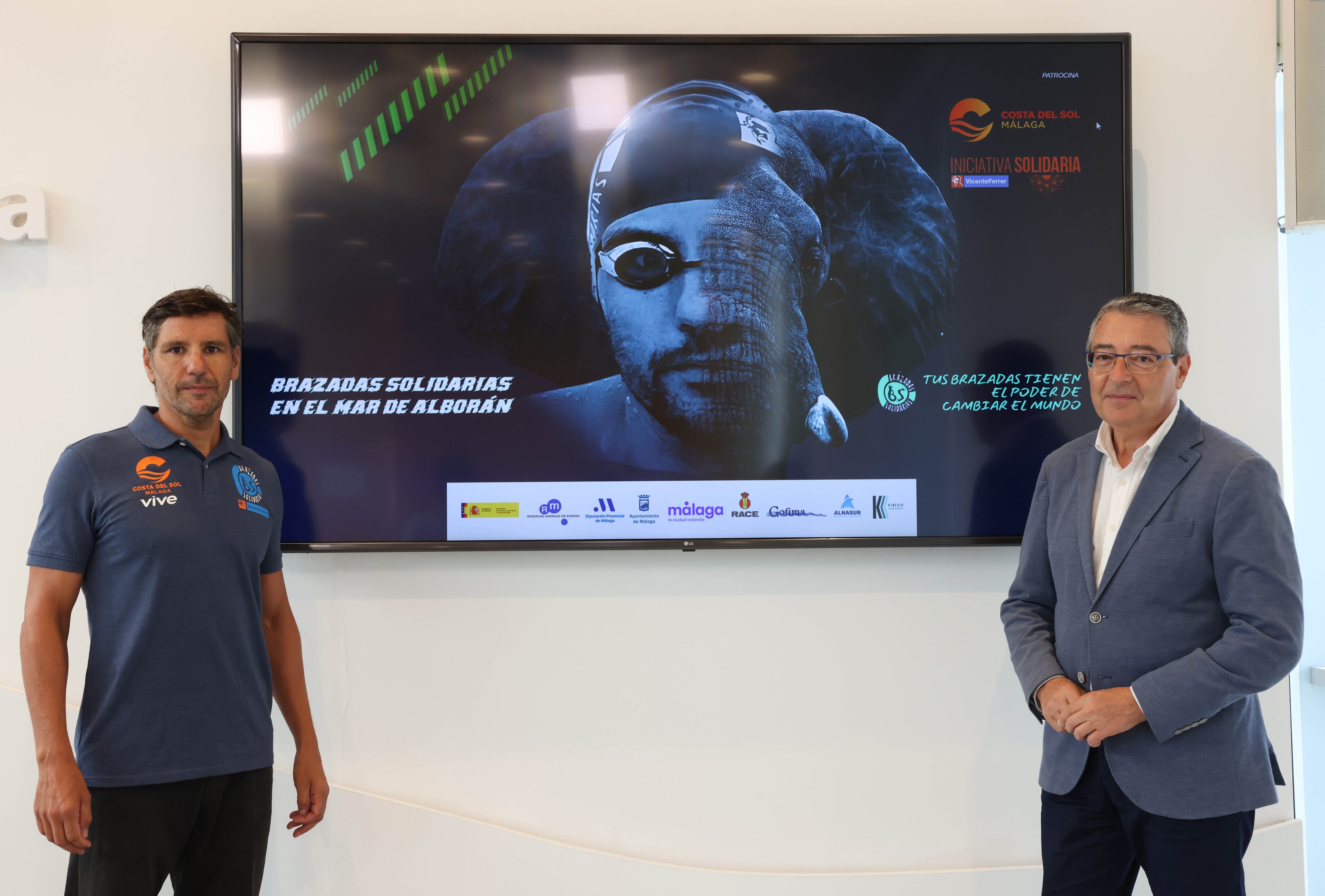 El presidente de la Diputación Francisco Salado y el deportista Christian Jongeneel, en la presentación del reto solidario